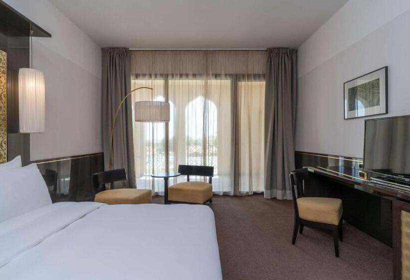 带泳池观景的豪华房, Radisson Blu Hotel N Djamena