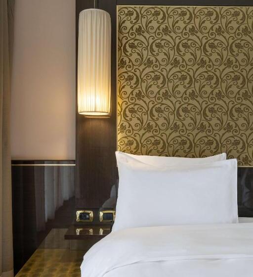 带河湖景观的套房, Radisson Blu Hotel N Djamena