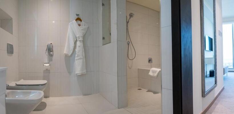 سوییت لوکس, The Grove Hotel & Conference Centre Bahrain