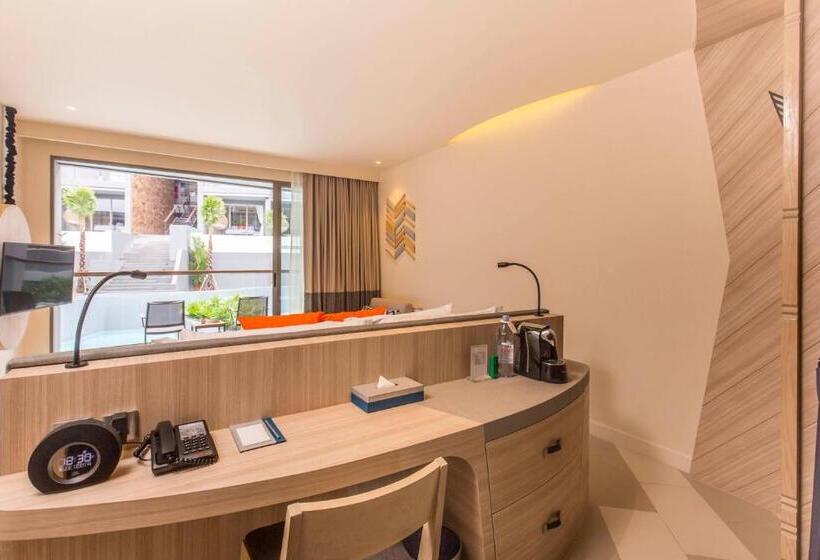 اتاق استاندارد با چشم‌انداز استخر, The Sis Kata Resort   Adult Only