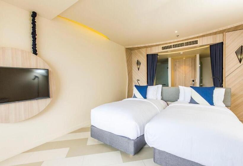 اتاق اساندارد با چشم‌انداز جانبی به دریا, The Sis Kata Resort   Adult Only