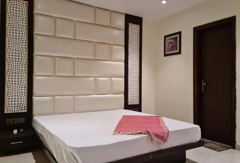 Номер Deluxe, Star Inn
