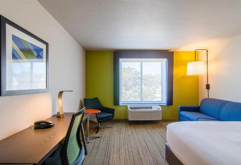 Номер Стандарт Адаптированный для Инвалидов, Holiday Inn Express & Suites   Atchison, An Ihg