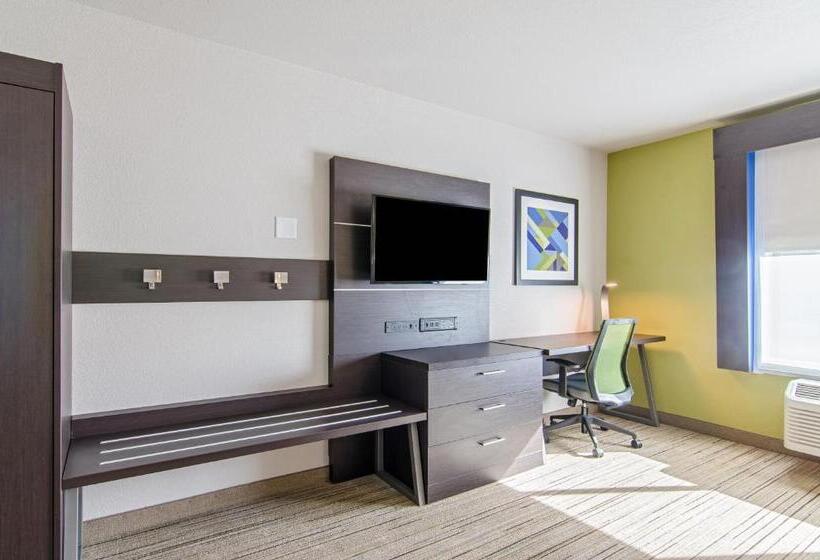 Номер Стандарт Адаптированный для Инвалидов, Holiday Inn Express & Suites   Atchison, An Ihg