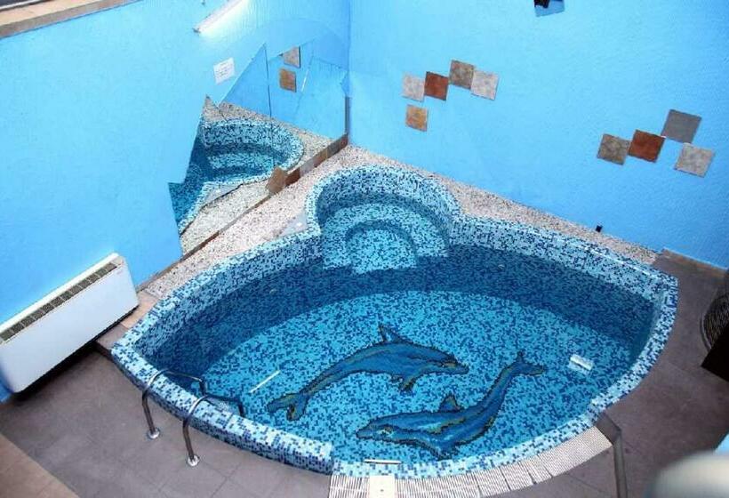 Suite with Pool, Sachveno