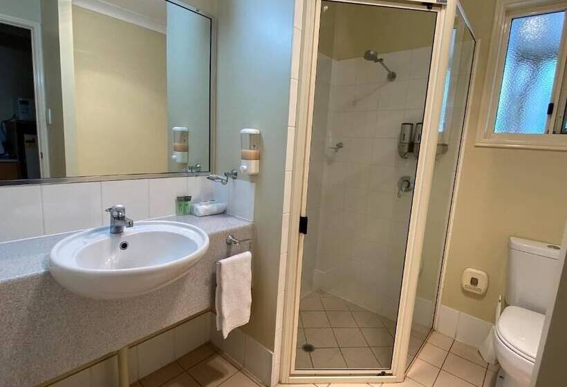 Семейный Номер, Country Roads Motor Inn Gayndah