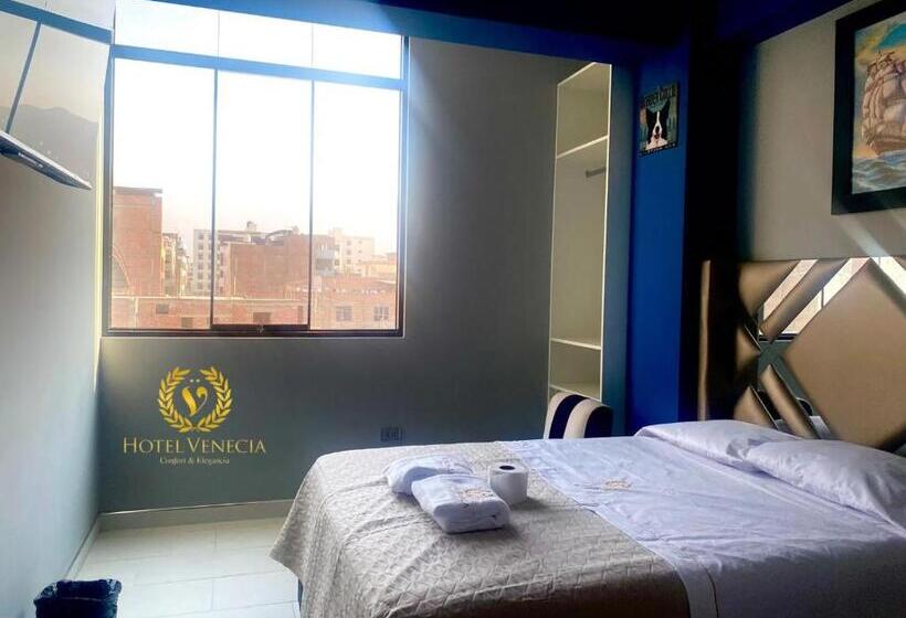 اتاق اکونومی, Venecia Ll