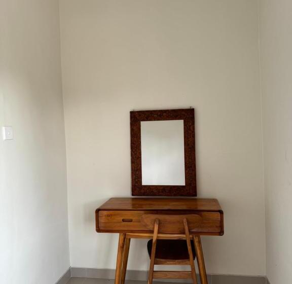 Deluxe room with river view, Nyoman House