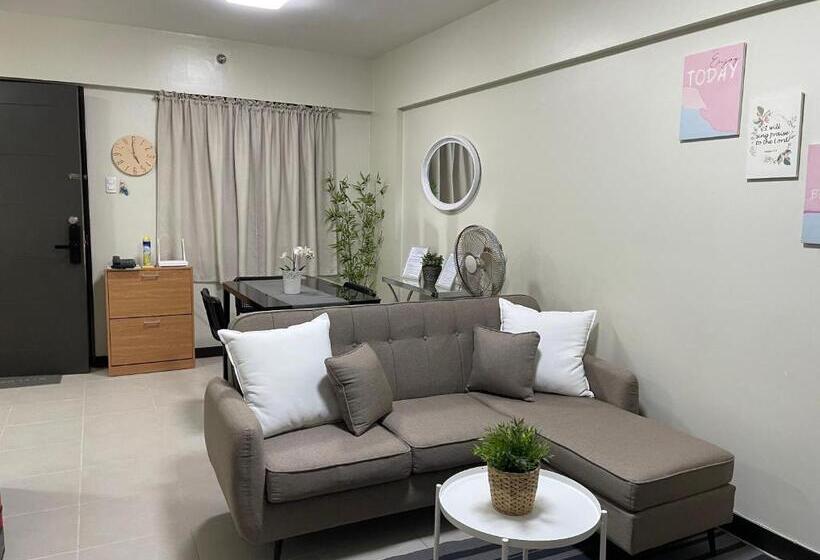 آپارتمان 1 خوابه با بالکن, Eves Urban Haven
