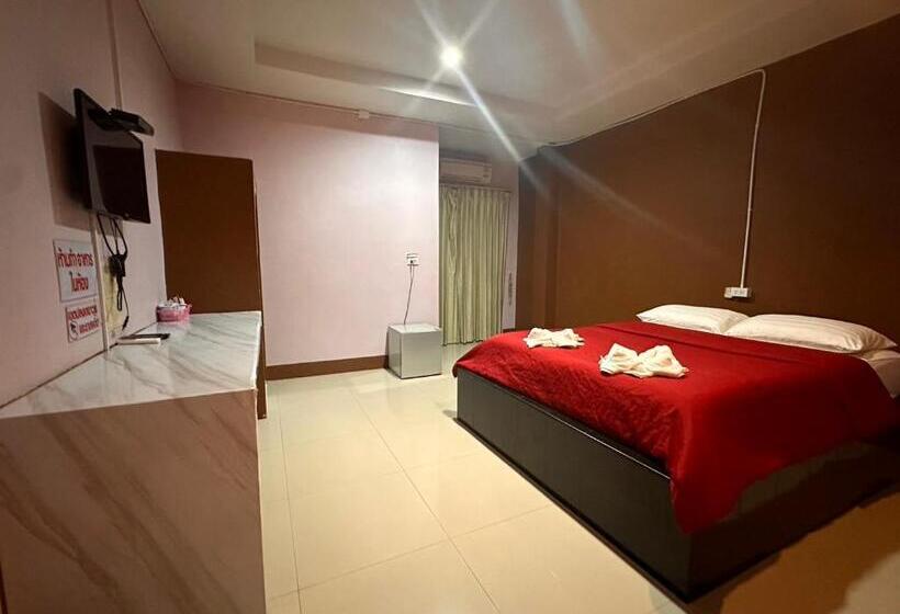 带大床的高级房间, โรงแรมเพ็ญพิศ