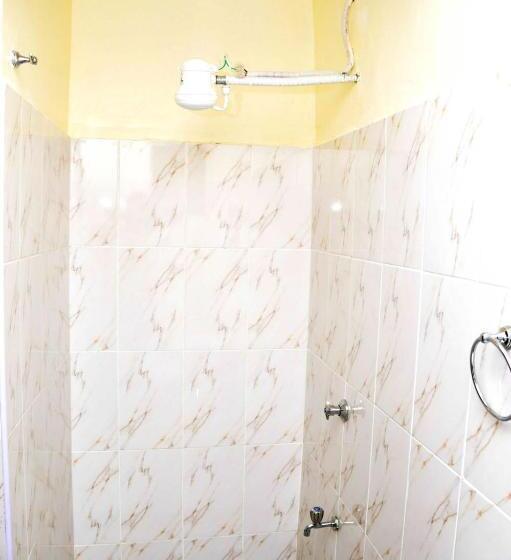 اتاق خانوادگی, Firstchoice Homestay