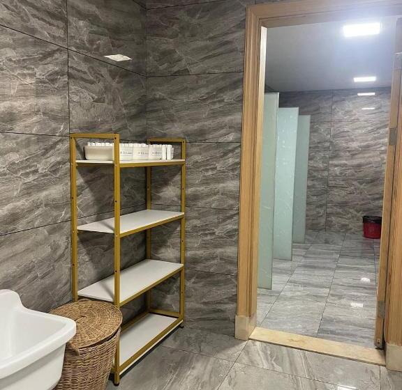 چادر با خدمات رفاهی استاندارد, Jianpuke Space Capsule Backpacker Hostel