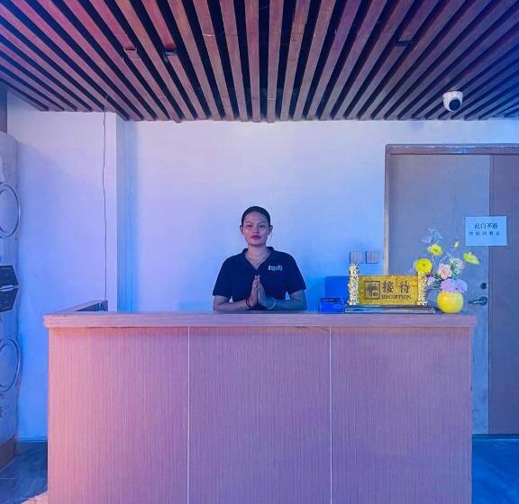 چادر با خدمات رفاهی استاندارد, Jianpuke Space Capsule Backpacker Hostel