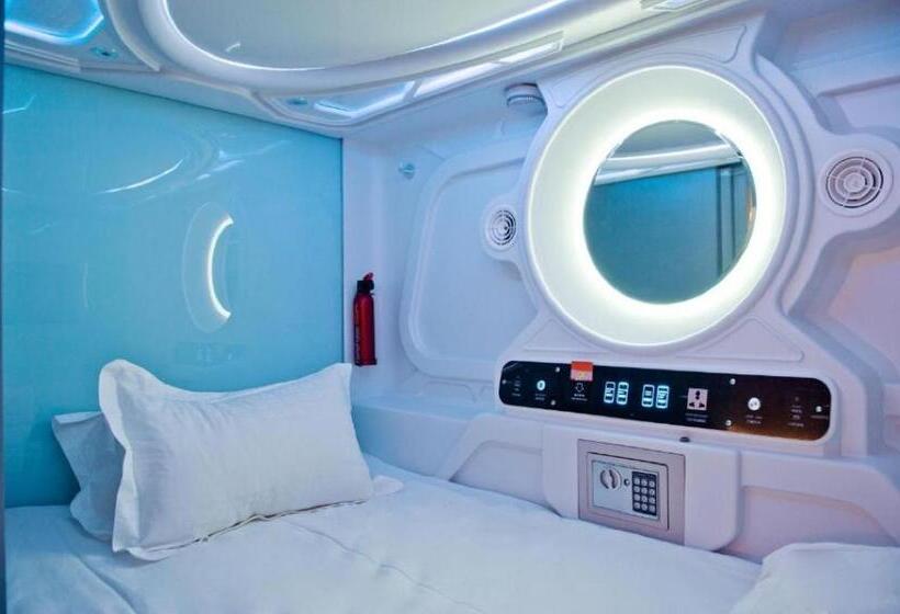 چادر با خدمات رفاهی استاندارد, Jianpuke Space Capsule Backpacker Hostel