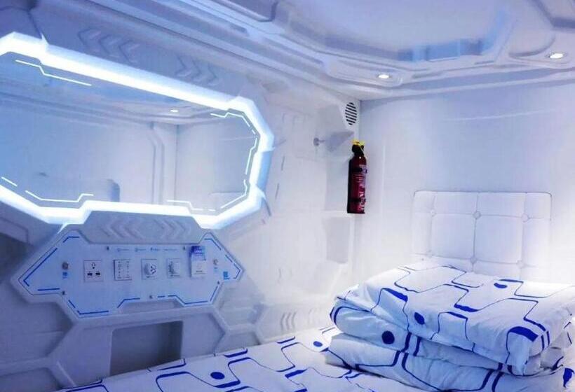 چادر با خدمات رفاهی استاندارد, Jianpuke Space Capsule Backpacker Hostel