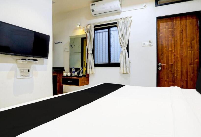 Трехместный Номер Deluxe, Oyo Aamrai Resort