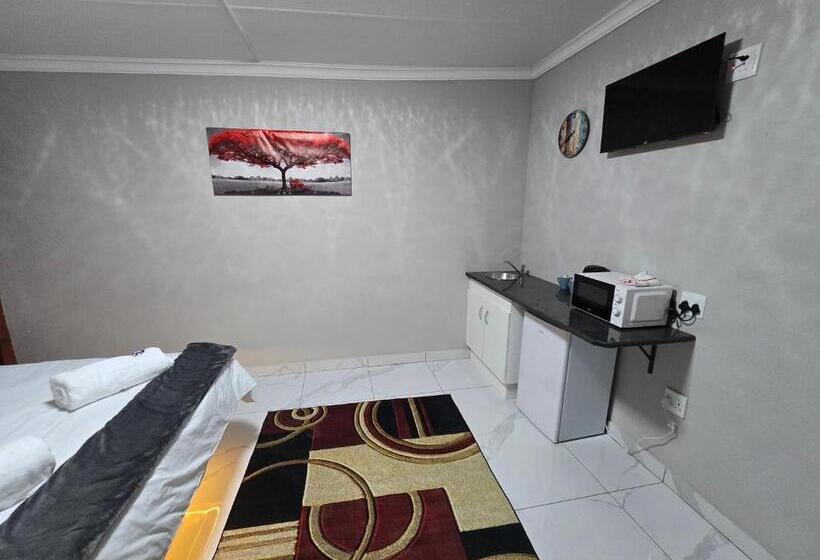 Номер Стандарт Вид на Бассейн, Impala Palms Guesthouse