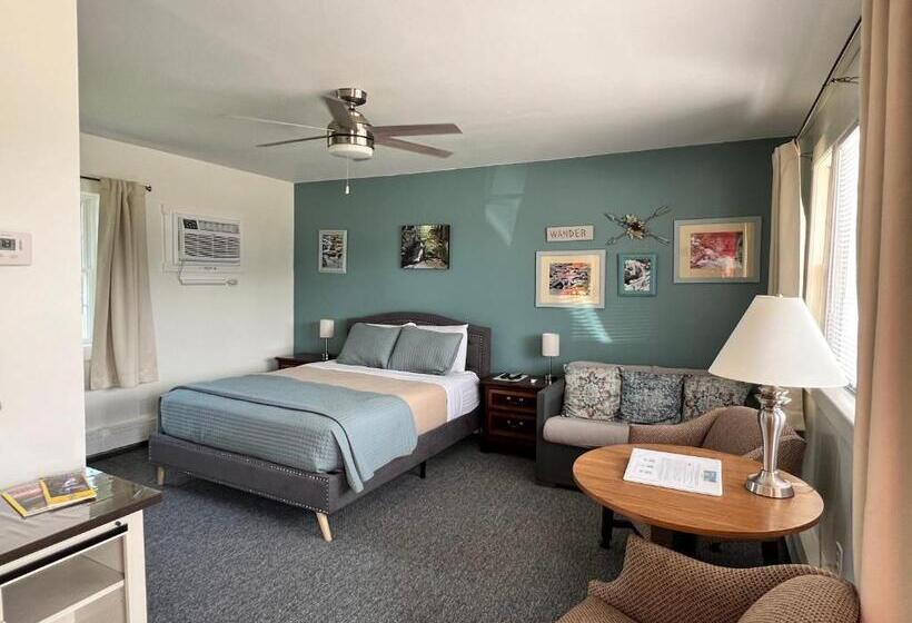 Quarto Deluxe, Profile Deluxe Motel