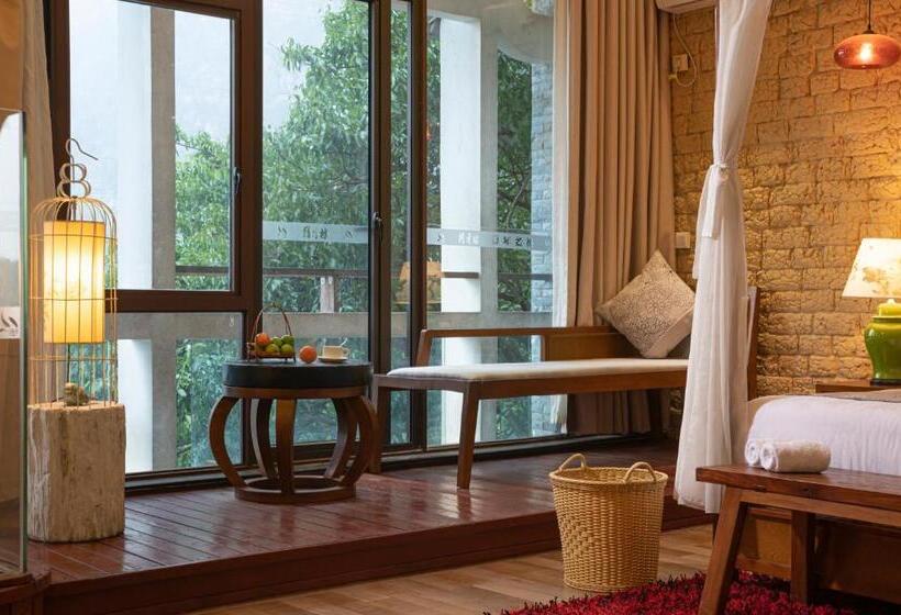 Номер Стандарт, Guilin Crystal Crescent Moon