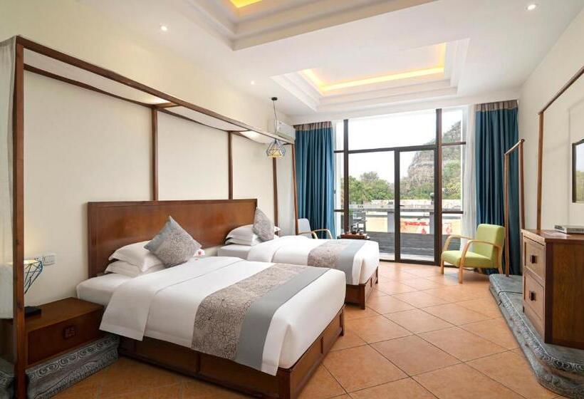 Номер Стандарт Вид на Горы, Guilin Crystal Crescent Moon