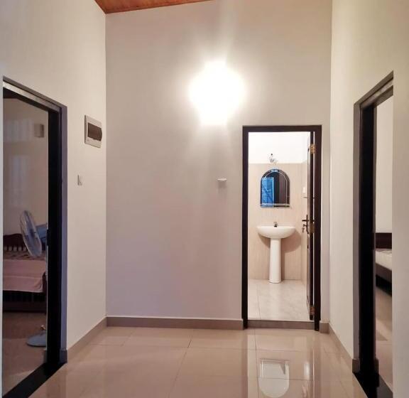 스탠다드 룸 공동 욕실, City Villa Negombo