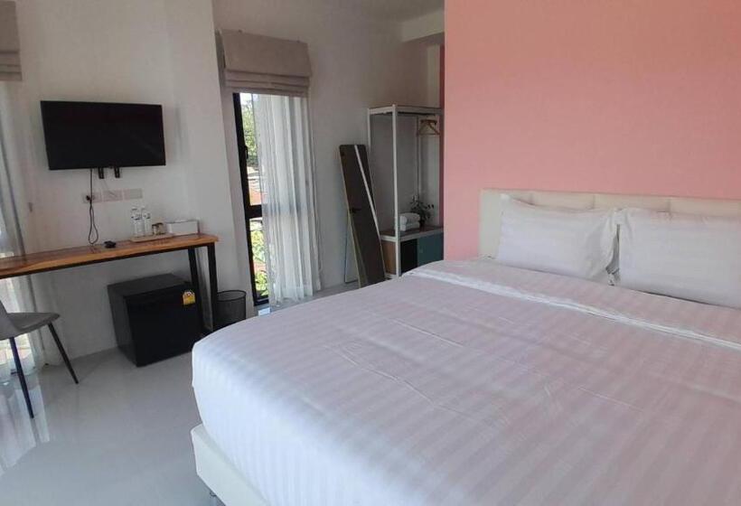 Номер Стандарт с Балконом, J Boutique Hotel เจ บูทีค โฮเทล