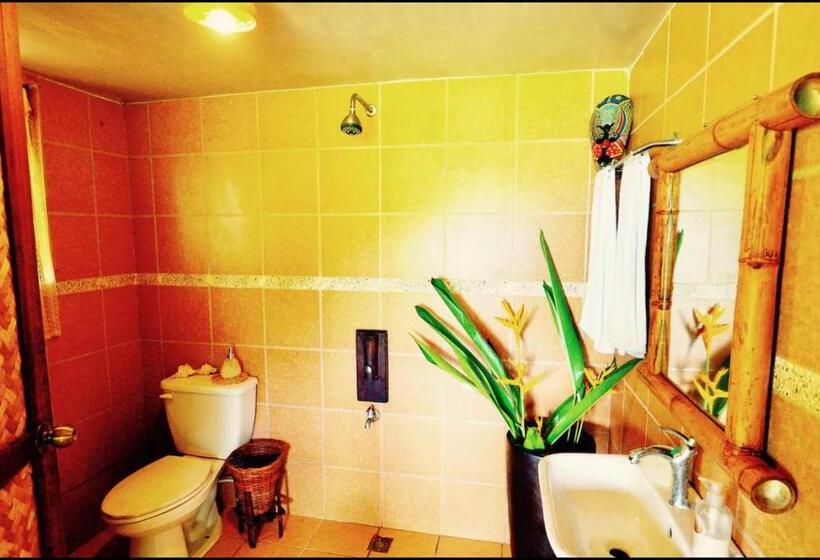 اتاق استاندارد, Balihuts Guesthouse