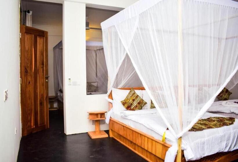 Семейный Номер, Tolo Tolo Resort