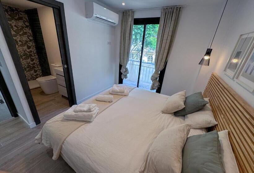 バルコニー付きスタンダードルーム, Zur Boutique Hostel