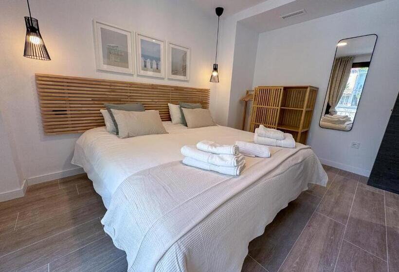 バルコニー付きスタンダードルーム, Zur Boutique Hostel