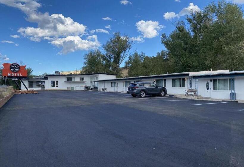 Семейный Номер, 89 & Nine Motel