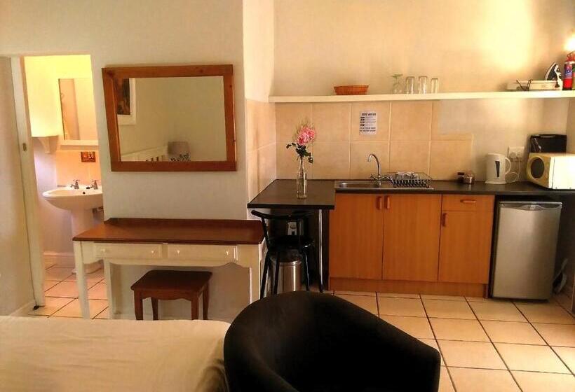 Люкс, Antique Silk Self Catering Unit