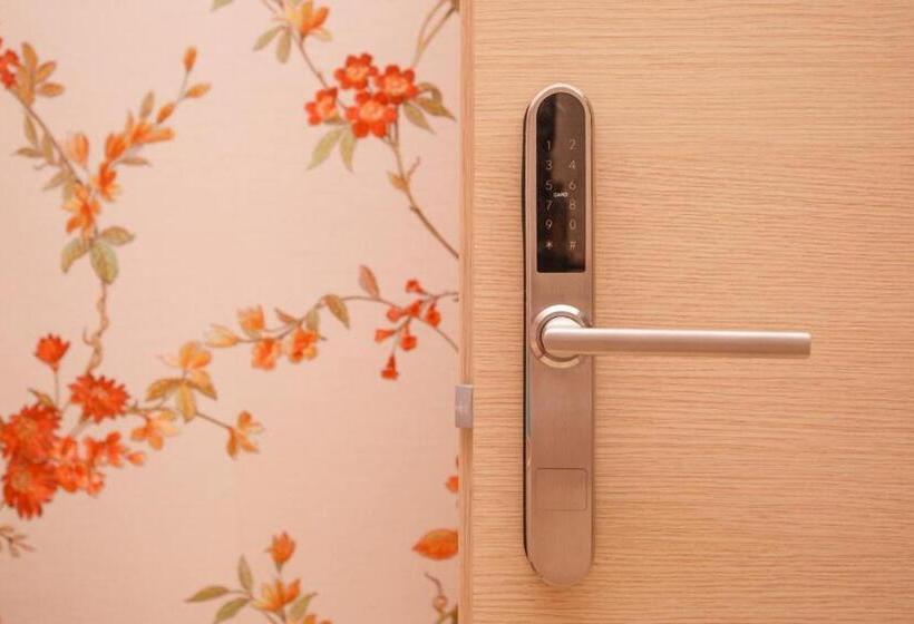 آپارتمان 3 خوابه, Rooms 66