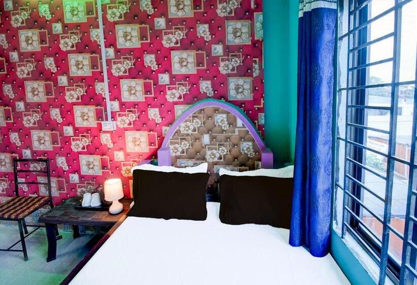 اتاق کلاسیک سه تخته, O Maa Kamakhya Guest House