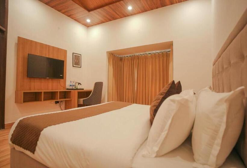 디럭스 스위트 킹 침대, Tapovan Resorts