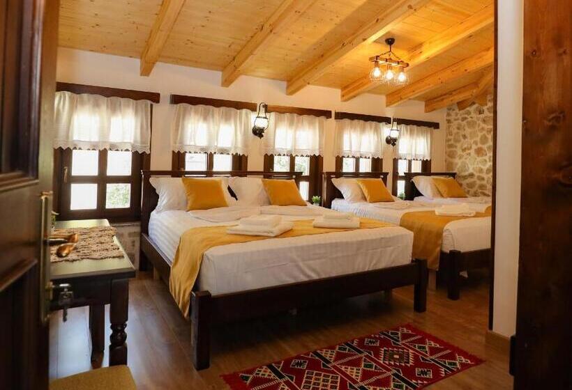 디럭스 패밀리 룸, The House Of Dollma , Inside Kruja Castle