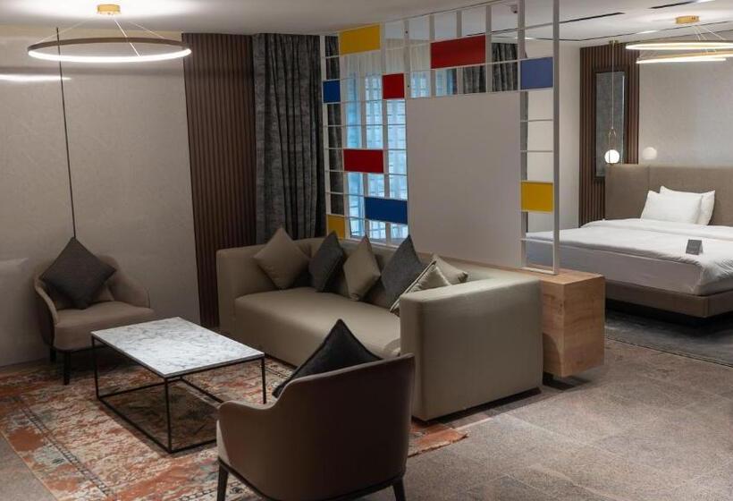 استودیوی استاندارد, Brickspoint Boutique Apart