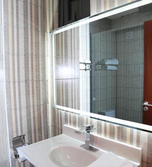 Номер Deluxe, Lagoon Beach Hotel,keta,ghana