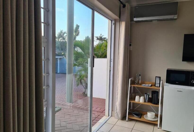 コンフォートトリプルルーム, La Lucia Beach Villa