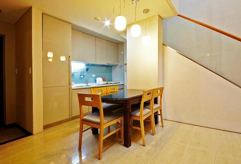 סוויטה משפחתית, High1 Condominium