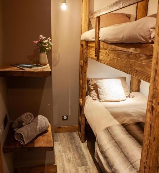 سوییت خانوادگی, Chalet Sandy