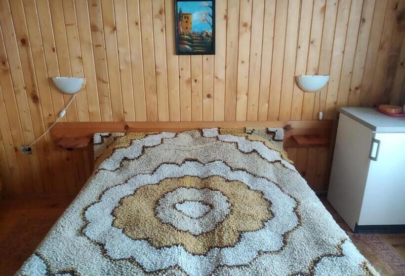 标准间带阳台, Chapov Guest Rooms