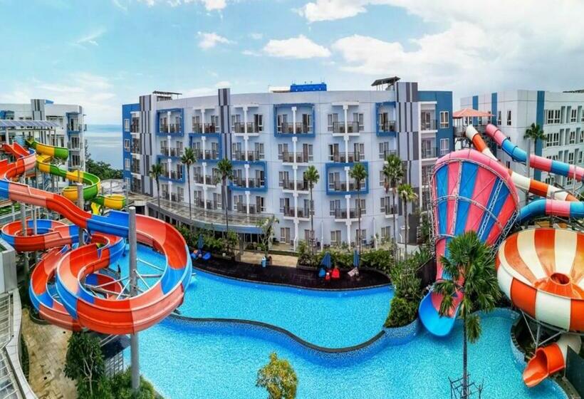 Номер Superior Вид на Бассейн, Astara Hotel Balikpapan