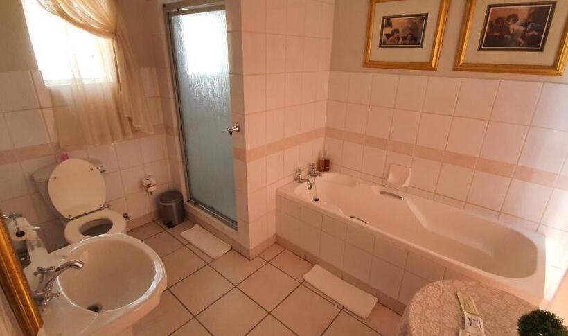 Номер Стандарт, Acacia Westdene B&b