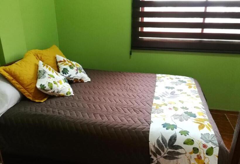 اتاق لوکس, Chapelet Hostal