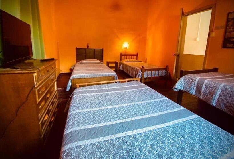 经济四人间 - 带共用浴室, Residencial Italiana