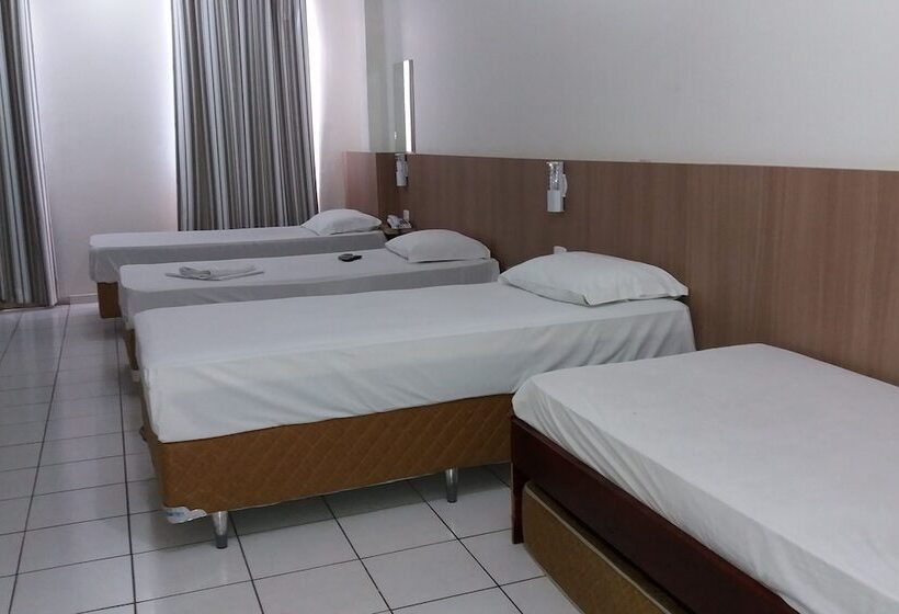 اتاق استاندارد چهار تخته, Romanville