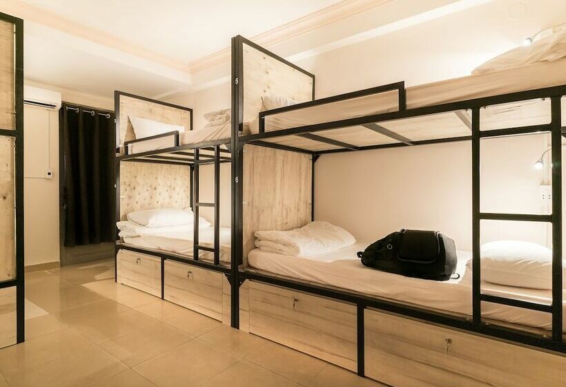تختخواب در اتاق مشترک, Alleyway Hostel   Adults Only