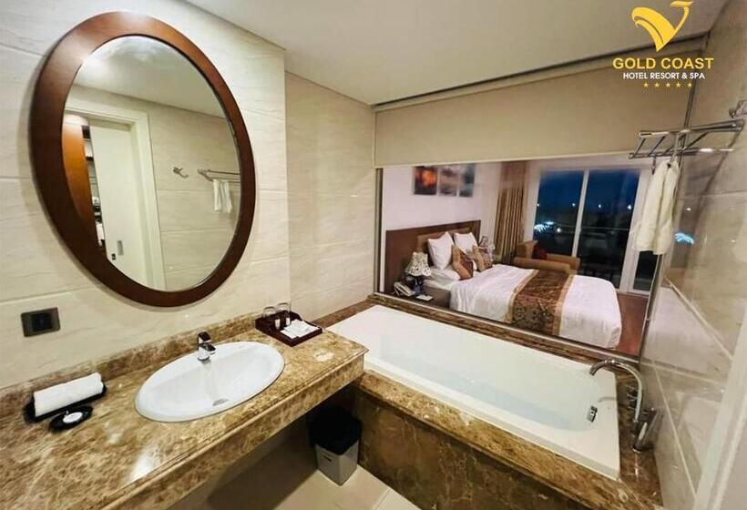 اتاق سوپریور با تخت بزرگ, Gold Coast Hotel Resort & Spa