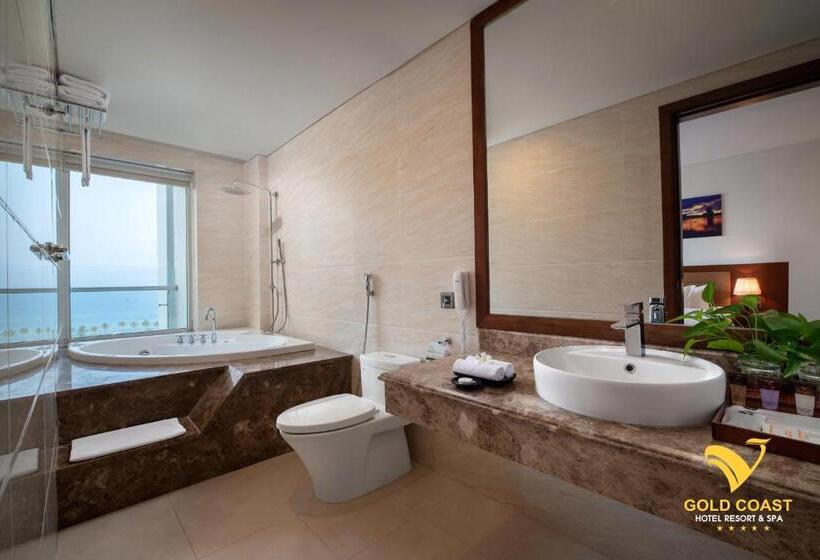 سوئیت پریمیوم با چشم‌انداز دریا, Gold Coast Hotel Resort & Spa